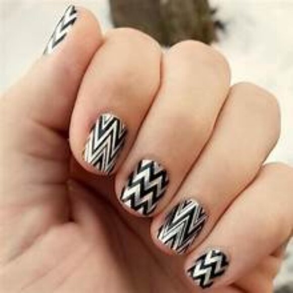 Keep Calm and Chevron Color Street Nail Polish Strips - Picture 1 of 4